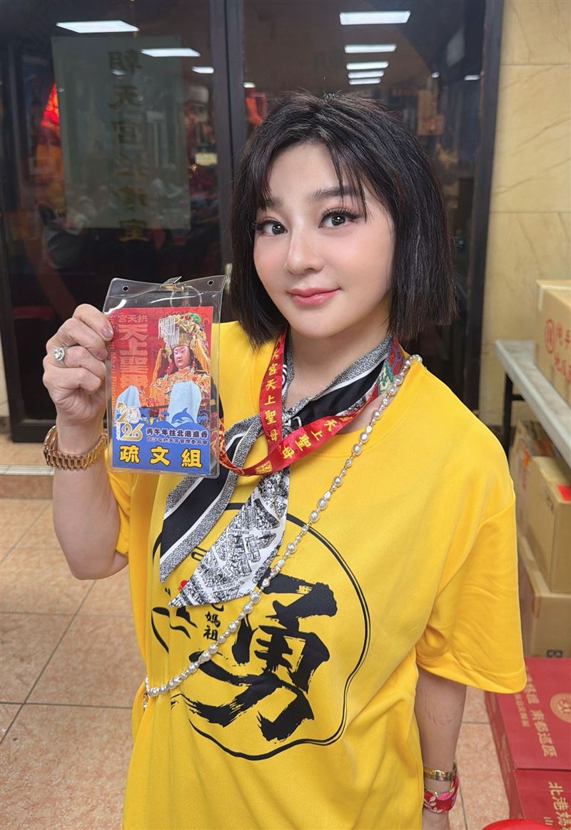 王彩樺跟著白沙屯媽祖進香，來到北港朝天宮受邀唸疏文。（圖／王彩樺 提供）