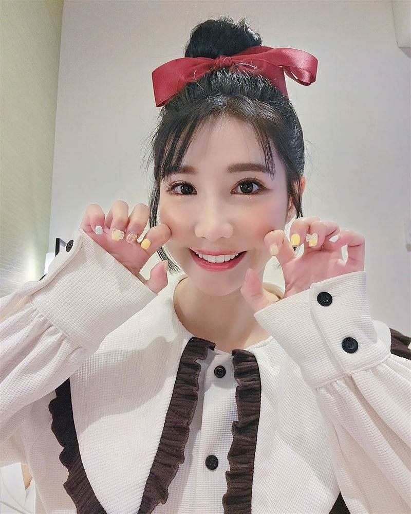 筠熹擁有甜美的外貌和非常火辣的好身材，但在開口說話後卻秒變搞笑藝人，這種反差是她最大的魅力。（圖／翻攝自筠熹臉書）