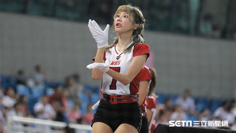 37歲樂天女孩筠熹罕見發聲，針對長期以來網路對啦啦隊員「高齡化」的攻擊做出回應。（圖／記者劉彥池攝影）