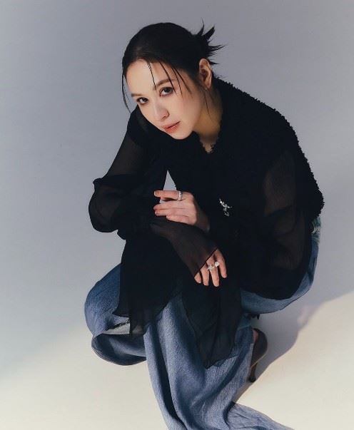 蔡依珊近日罕見公開與姊姊同框畫面。（圖／翻攝自蔡依珊IG）