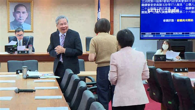 許忠信上任立院朝野氣氛一度回溫，而李貞秀事件造成的黨內裂痕，恐怕還沒落幕