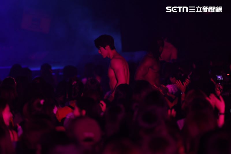 19禁韓流襲台！人氣沉浸式猛男秀《TOUCH FIVE》超近開撩　挑戰慾望極限