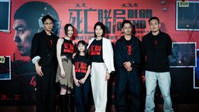 《死亡賭局》主演黃奇斌（左起）、姚以緹、游薇琳、丁寧、五木、春風今齊聚首映記者會。（圖／英傑哆影業提供） 