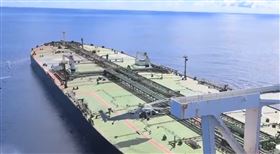 美軍攔截檢查印度洋一艘油輪。（圖／翻攝自X平台@DeptofWar）