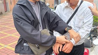 上銬畫面曝「摀嘴強擄」女高中生…嫌落網