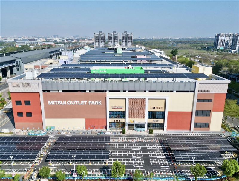 南臺灣首家日系暢貨中心的三井Outlet二期，滿足民眾餐飲、購物與娛樂等各類消費需求。（圖／台南市政府提供）
