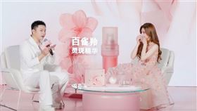 趙露思在品牌直播中落淚。（圖／翻攝自微博）