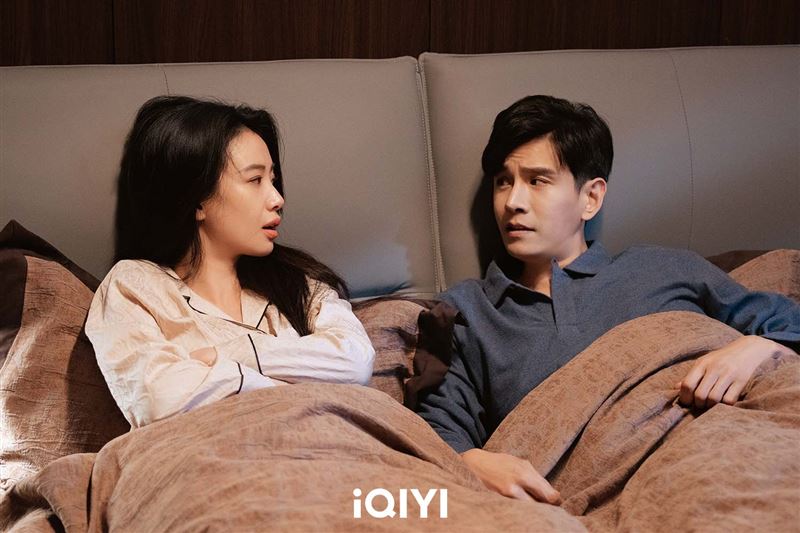 經超（右）出軌李夢（左），婚後生活並不愉快。（圖／愛奇藝國際版提供）