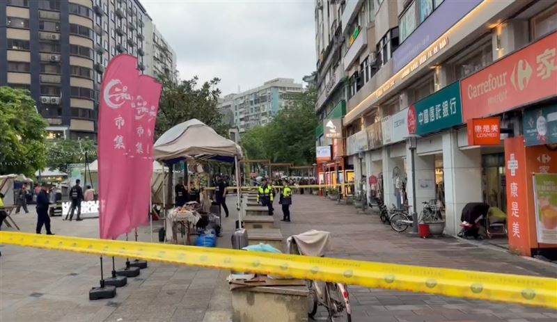 台北市忠孝東路四段、中國信託銀行驚傳搶案。（圖／翻攝畫面）