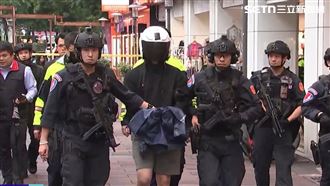 北市中信銀搶案落幕　持槍搶匪被帶出銀行