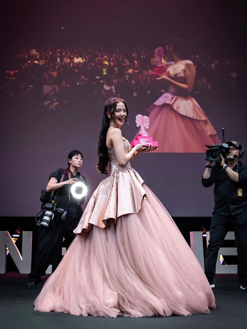 BLACKPINK成員Jisoo近年也積極發展演員事業。（圖／翻攝自IG @canneseries）