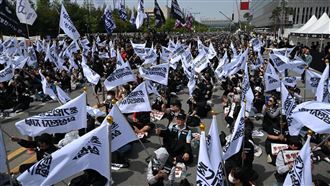 三星員工大規模抗議！若罷工損失恐逾1兆