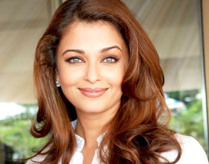 艾許維亞&middot;蕾擁有罕見的灰藍色眼眸。（圖／翻攝自維基百科）