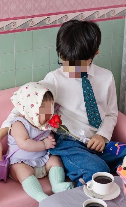 兄妹倆展現好感情。（圖／翻攝自IG @leesiyoung38）