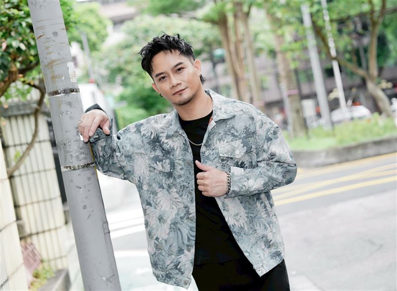 大Q秉洛接受《三立新聞網》專訪。（圖／記者趙于瑩攝影）