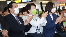 台中市長盧秀燕24日於臉書發文，慶祝台中捷運綠線通車5週年，並重申其「完不了工的要完工」的施政理念。（圖／翻攝自盧秀燕臉書）