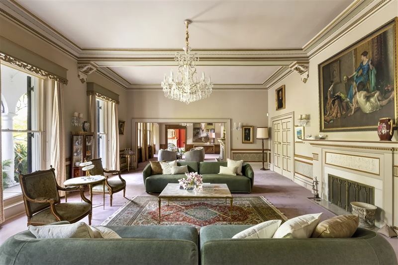 周董購疑似打算把他整棟拆除只留地皮。（圖／翻攝自realestate）