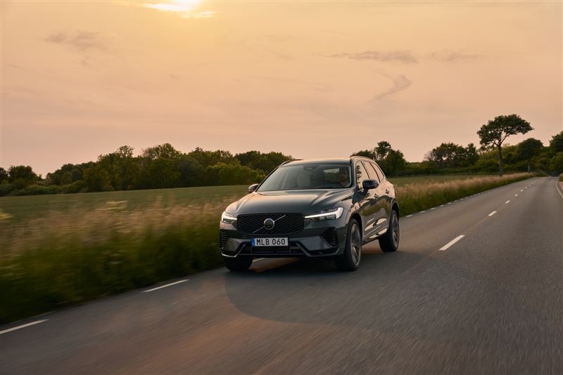 B5輕油電主打節能與順暢輸出，250匹馬力已足夠日常使用。（圖／Volvo提供）