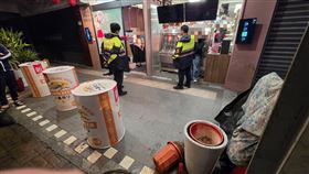 陳男不滿要支付5000元清潔費用，怒砸居酒屋玻璃門，遭警方移送法辦。（圖／翻攝畫面）