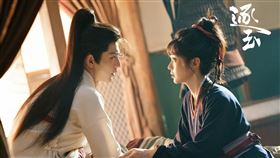 陸劇《逐玉》已連續13天穩坐Netflix台灣熱門日榜冠軍。（圖／翻攝自《逐玉》微博）