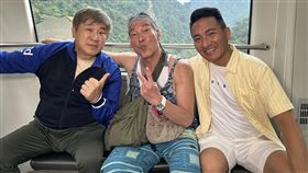 胡瓜（左起）訪問黃仲崑、民雄。（圖／《下面一位》提供）