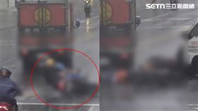 802醫院,車禍,運肉車,鳳山,高雄,鳳仁路,父子,昏迷,打滑（圖／翻攝畫面）