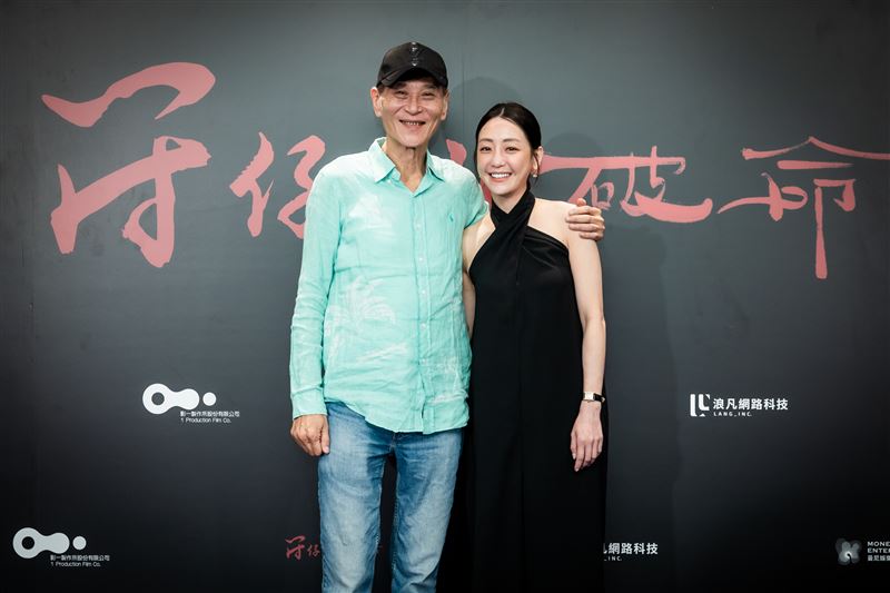 謝欣穎坦言片中有很多台詞參雜一些古台語、漢文，非常感謝喜翔給了很多幫助。（圖／曼尼娛樂提供）