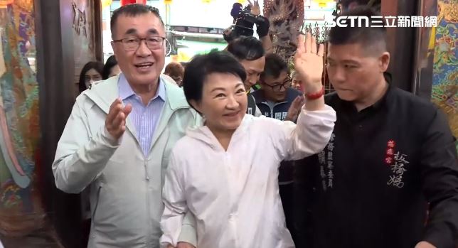 盧秀燕、李四川合體，盧秀燕自爆曾拜託李四川做副市長，但是蔣萬安和韓國瑜比自己更需要，因此把李四川讓給他們。（圖／翻攝畫面）