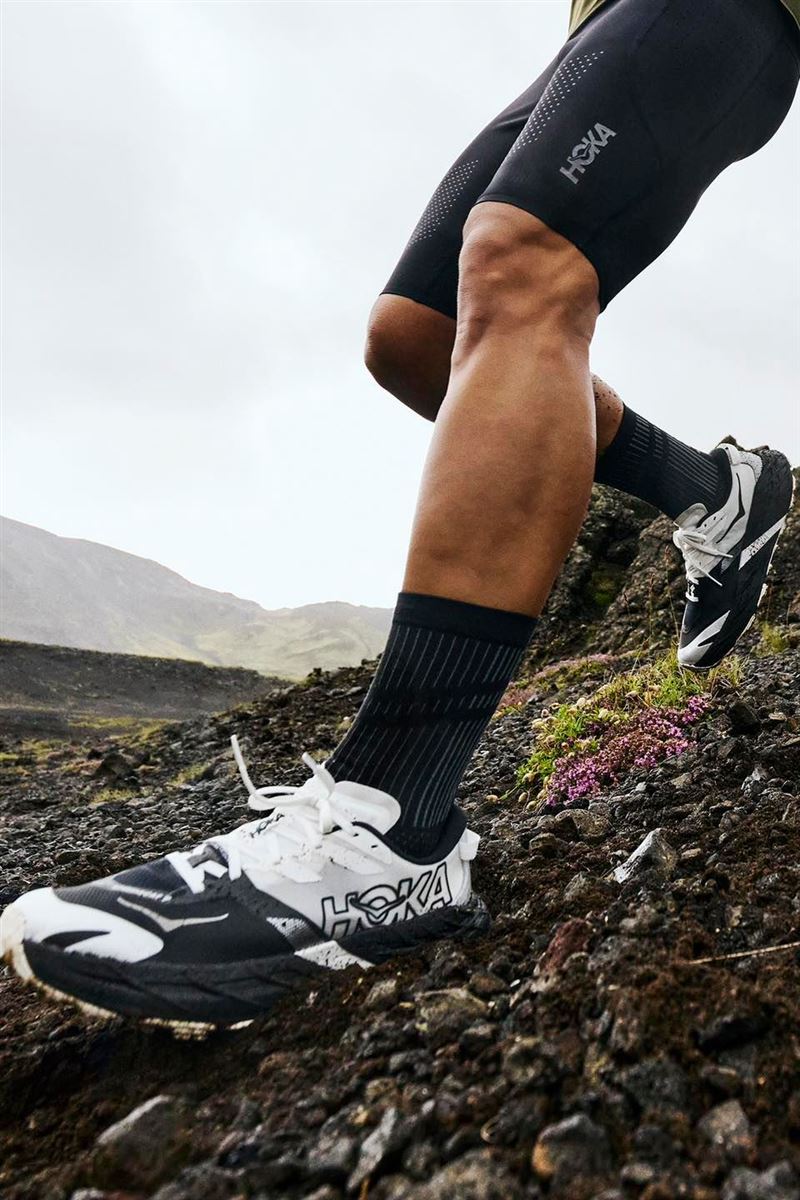 網友力推法國運動鞋品牌HOKA，無論寬楦、低足弓或扁平足等不同腳型，都能找到適合的鞋。（圖／翻攝自臉書＠HOKA ONE ONE）