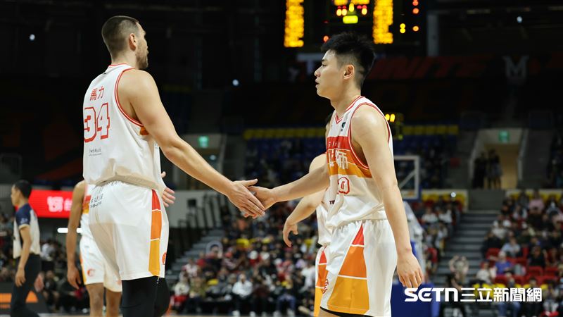 劉丞勳提前簽複數年合約　目標防守大鎖