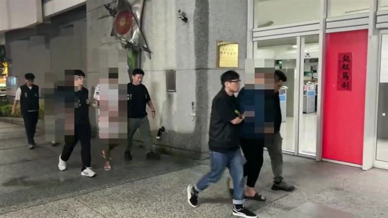 毒品通緝犯跳樓拒捕，仍被警方逮捕移送調查。（圖／翻攝畫面）