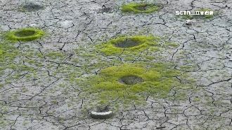 水情吃緊！日月潭探底現「神秘圓坑」