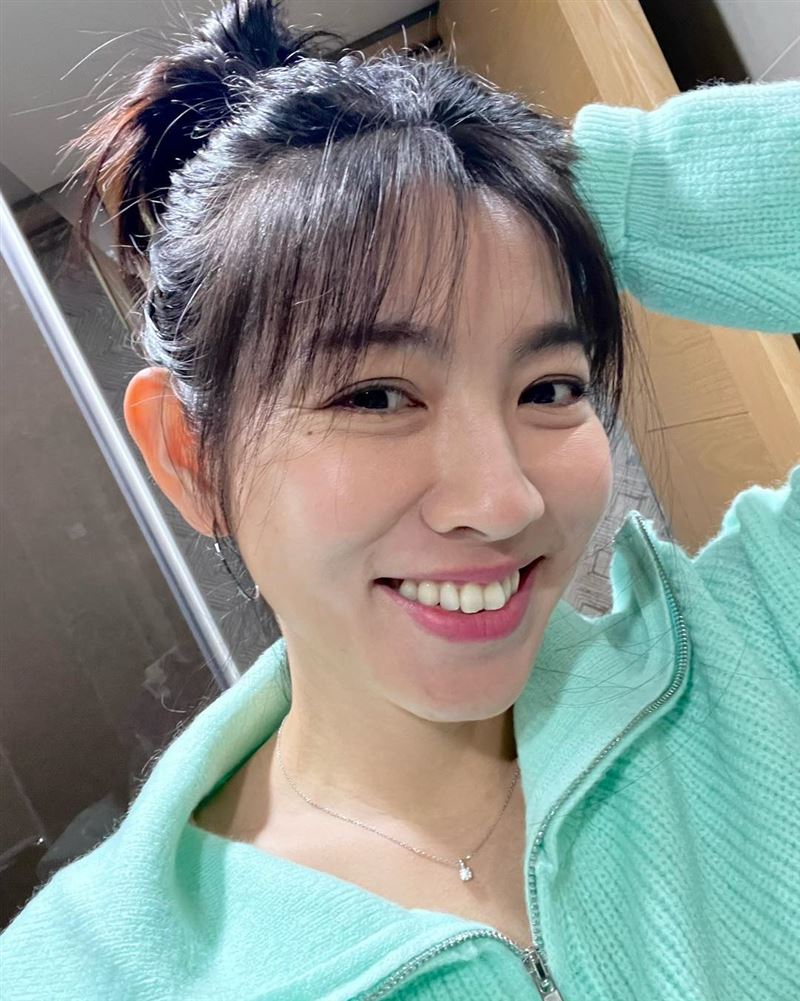 米可白近日前去日本九州旅行，透露才發生的泡溫泉糗事。（圖／翻攝自臉書）