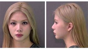涉案教師疑透過社群媒體與學生進行不當互動。（圖／Llano County Sheriff's office）