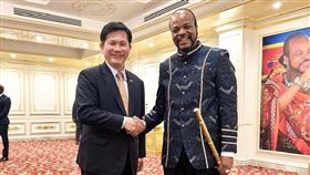 外交部長林佳龍今（26）日以特使身分出席恩史瓦帝三世國王登基40週年、58歲華誕暨史國獨立58週年慶祝活動。（圖／翻攝林佳龍臉書）