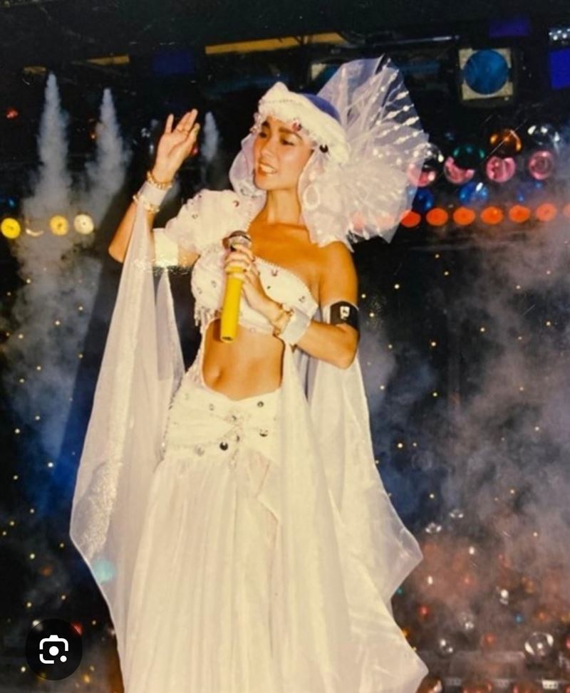 資深藝人陳美鳳近日接連發聲談及高雄，不僅回憶過去在當地置產的經歷，也大讚城市蛻變明顯，直言「喜歡高雄不是隨便說說」，相關言論引發關注。（圖／翻攝自陳美鳳FB）