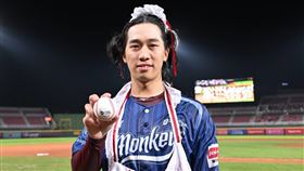 樂天桃猿三壘手劉子杰轟出再見全壘打。（圖／樂天桃猿提供）