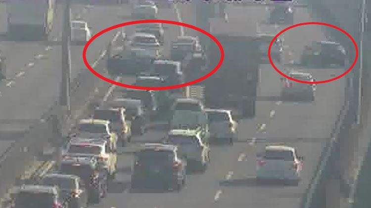 國道一號北上372公里處今天（27日）上午發生2車追撞事故，造成交流道入口封閉。（圖／翻攝畫面）