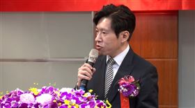 中選會今（27）日舉行主委交接典禮，由行政院秘書長張惇涵監交。(圖/翻攝畫面)