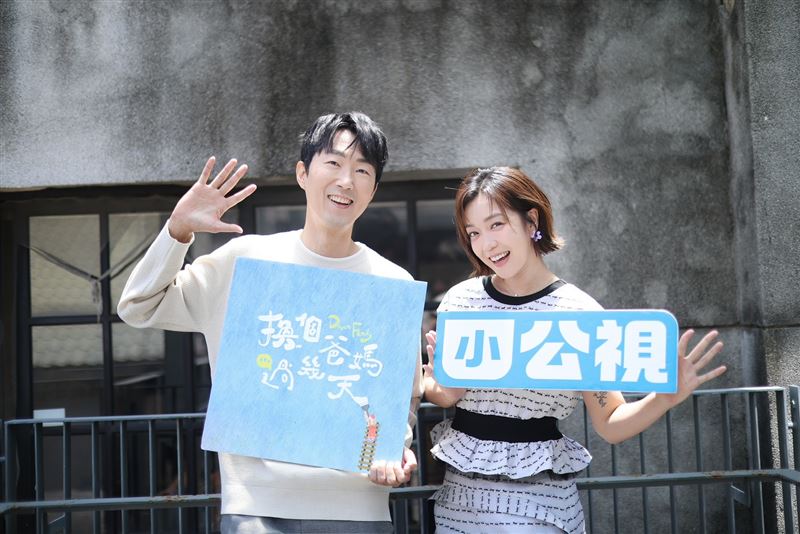 精神科醫師馬大元與大霈搭檔主持。（圖／記者鄭孟晃攝影）