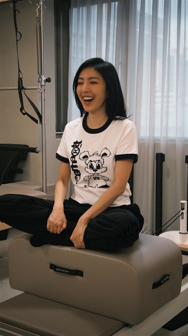 楊謹華展現自律形象。（圖／虎鐵健身 X 器械皮拉提斯提供）