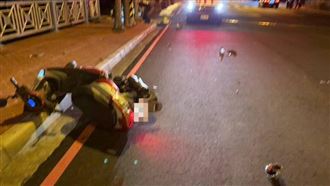 苗栗凌晨死亡車禍！騎士自撞電桿送醫不治