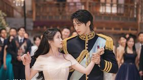 由IU與邊佑錫主演的《21世紀大君夫人》自開播以來話題不斷。（圖／Disney+提供） 