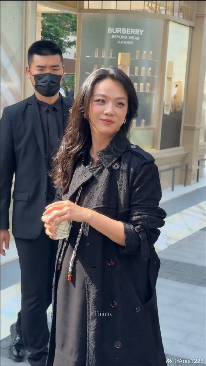 湯唯目前尚未證實懷孕消息，但出席活動狀態被大讚「女神保養得超好」。（圖／翻攝自微博）