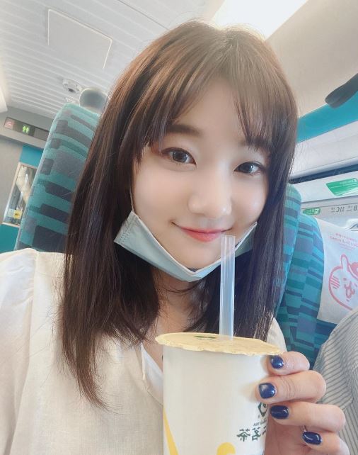 愛莉莎莎昔搭高鐵。（圖／翻攝自IG @goodalicia）