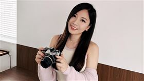 台股突破4萬點大關「最美主持人」蔡尚樺忍不住嗨問：誰今天賺大錢？（圖／翻攝自蔡尚樺臉書）
