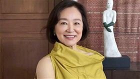 過去曾有不少人質疑林青霞的美貌是否靠整形打造，甚至雙眼皮、鼻子與下巴都曾成為外界討論焦點。（圖／翻攝自微博）