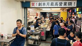 網友分享自己為了家人平安健康默念「嗡嘛呢叭咪吽」沒想到早餐店生意意外變好。（示意圖／AI生成）
