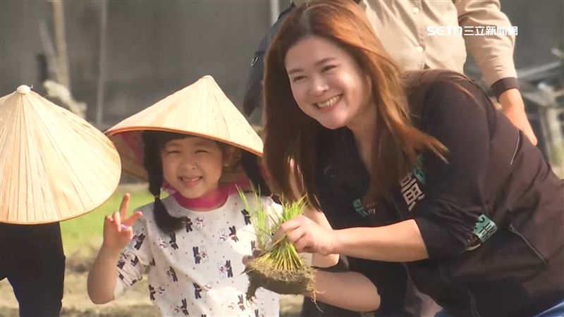 黃怡雯家中爌肉飯在地方上小有名氣，三月份還被盜圖到交友網站找老伴，這次和丈夫爭吵又上了新聞版面