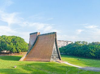 台股4萬3！東海大學生請假開戶　老師秒准